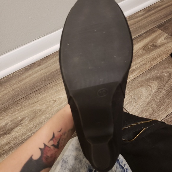 Knee high boots with gold zipper on back - Picture 2 of 6